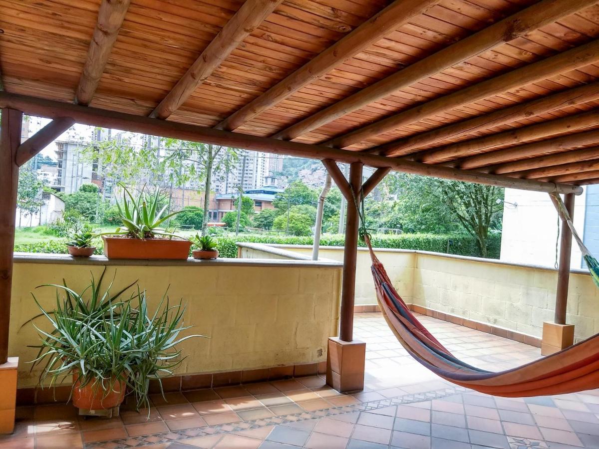 Bueno, Bonito, Barato Y Cerca A El Poblado Apartment Medellín Exterior foto