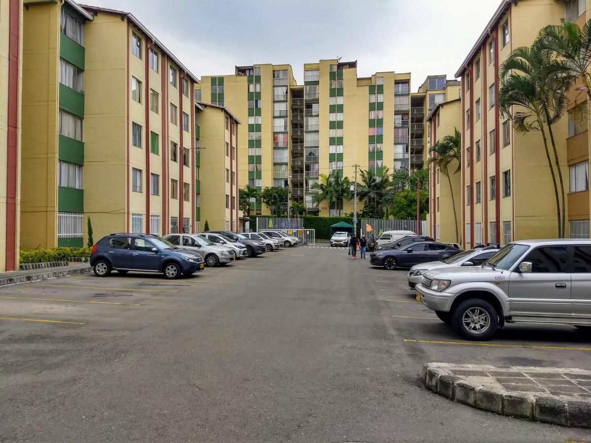 Bueno, Bonito, Barato Y Cerca A El Poblado Apartment Medellín Exterior foto
